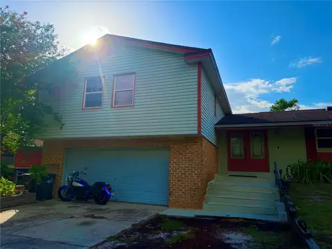 513 OAKCREST ST — home for sale