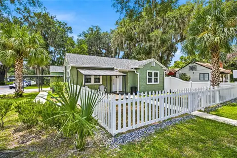 742 SE 12TH ST — home for sale