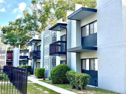 407 NW 39TH RD #407C — home for sale