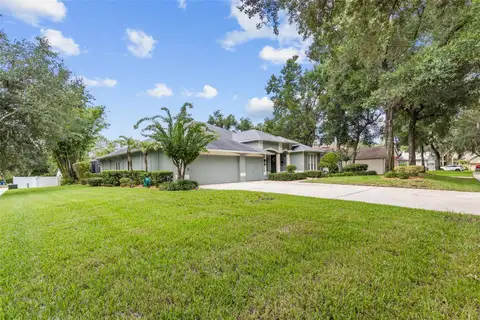 28 CAMELOT RIDGE DR — home for sale