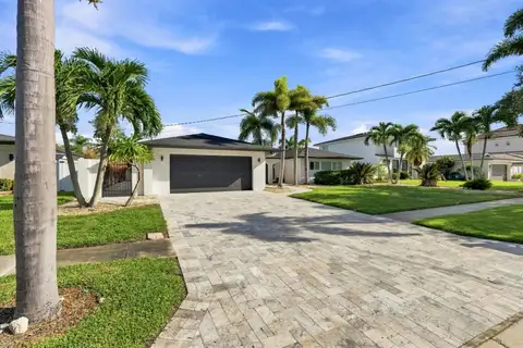 320 PALM IS NE — home for sale
