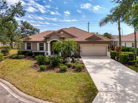 107 WAYFOREST DR — home for sale