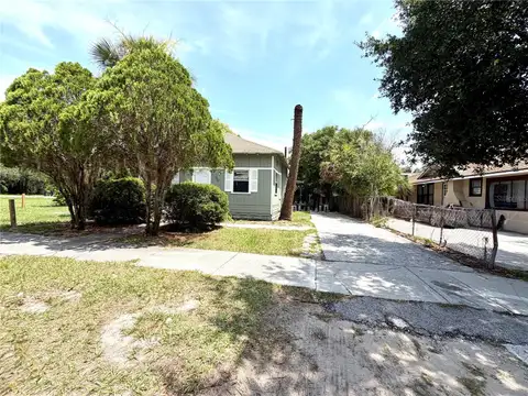 209 AVENUE C NE — home for sale
