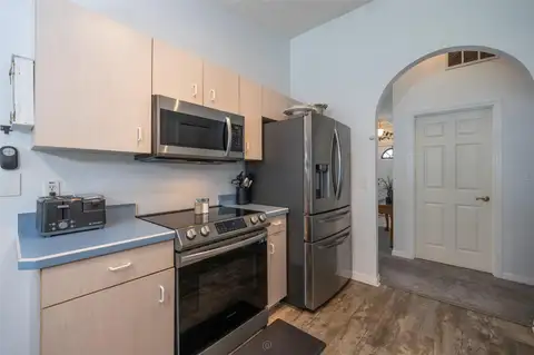6 BOXWOOD LN — home for sale