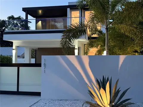 1671 ARLINGTON ST — home for sale