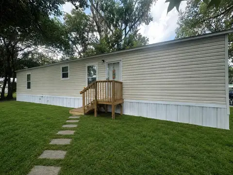 862 NE COLDWATER AVE — home for sale