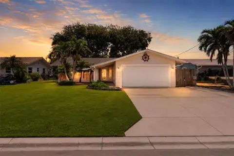 541 LILLIAN DR — home for sale