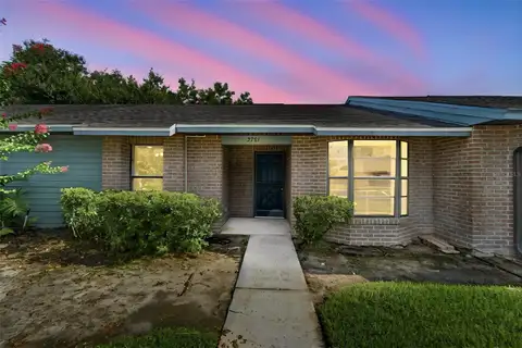 2781 KING OAK CIR — home for sale