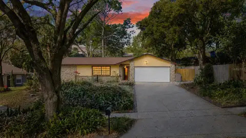 24 BAYRIDGE CT — home for sale