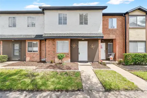 2326 HUNTINGTON GREEN CT #4 — home for sale