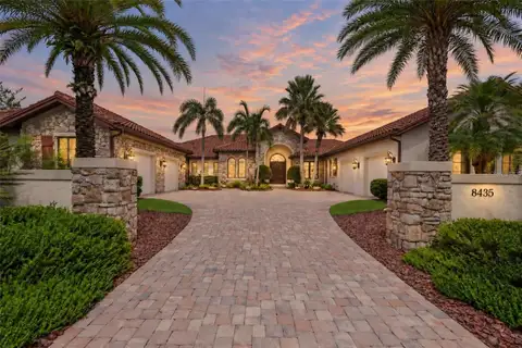 8435 LINDRICK LN — home for sale