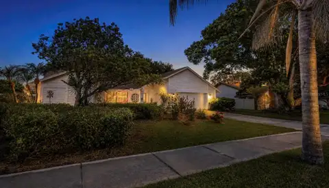 1620 COUNTRY LN — home for sale