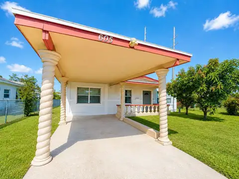 605 CARVER DR — home for sale