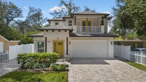 8914 N LYNN AVE — home for sale