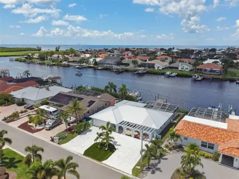 919 CHIPAWAY DR — home for sale