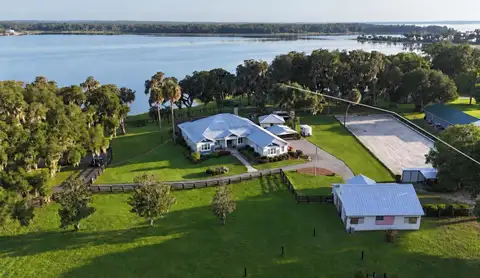 11811 SE SUNSET HARBOR RD — home for sale