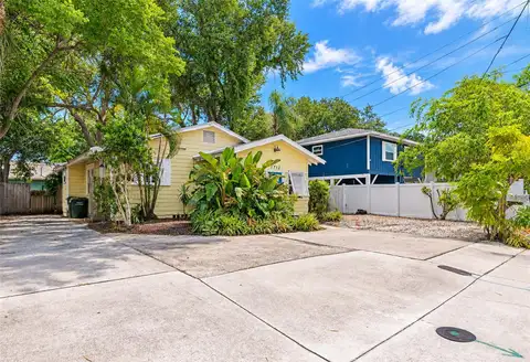 1712 SIESTA DR — home for sale