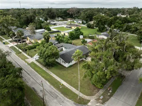 1004 N CAMPHOR LN — home for sale