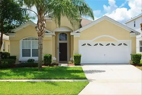 8010 KING PALM CIR — home for sale
