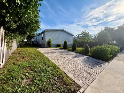 755 RIDGEWOOD RD — home for sale