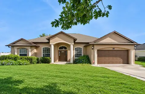 2600 HOLLOW LN — home for sale