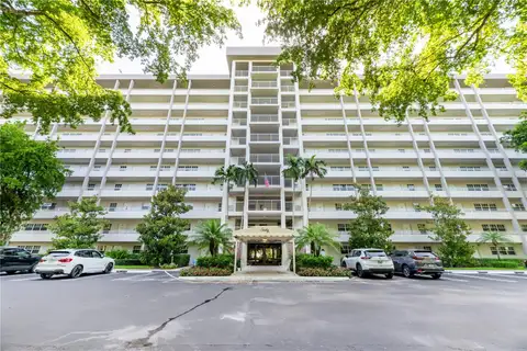 605 OAKS DR #607 — home for sale