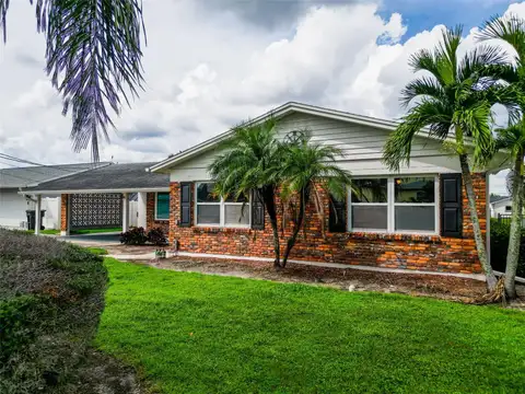 8723 HICKORYWOOD LN — home for sale