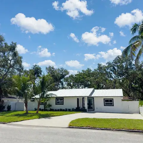 1822 2ND AVE E — home for sale