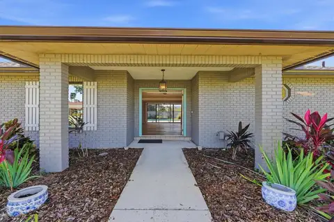 6993 COUNTRY LAKES CIR — home for sale