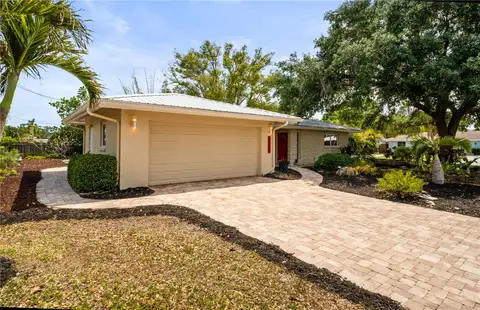 6512 BOWLINE DR — home for sale