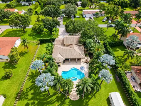 3800 SW 137TH AVE — home for sale