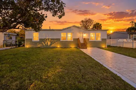 1913 WOODCREST DR — home for sale