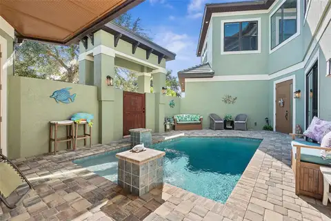 4 OAKVIEW CT — home for sale