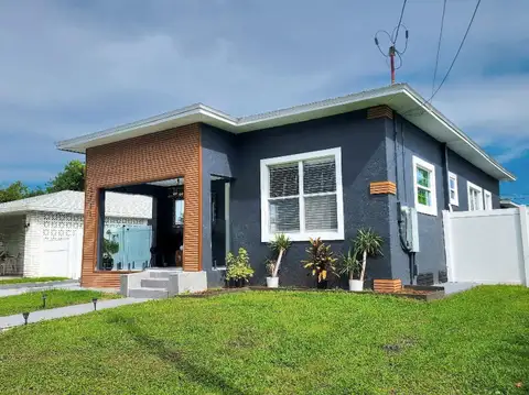2711 W CORDELIA ST — home for sale