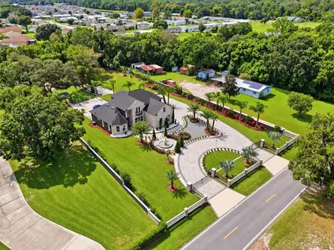 416 W SOCRUM LOOP RD — home for sale