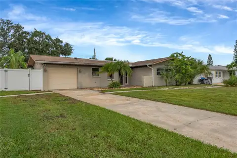 6320 FAIRWAY BLVD — home for sale