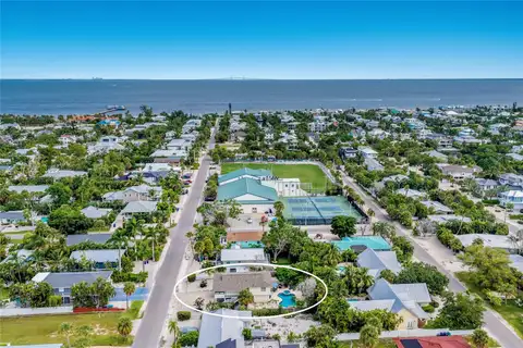 313 MAGNOLIA AVE — home for sale