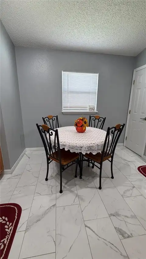 952 CLEAR CREEK CIR — home for sale