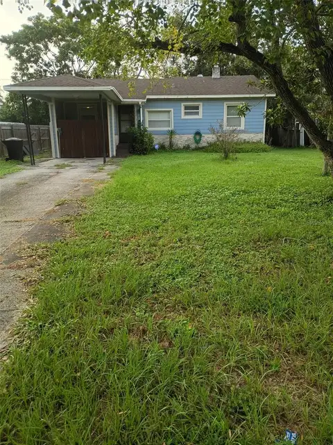 3215 32ND AVE N — home for sale