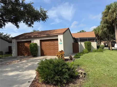 2904 OAK LN — home for sale