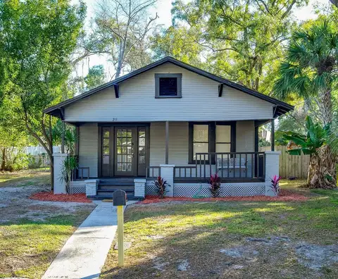 211 E CLUSTER AVE — home for sale