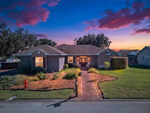 2809 CHATSWORTH LN — home for sale