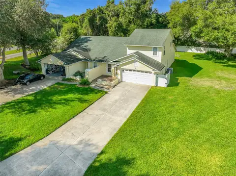 8805 COURTYARD LN — home for sale