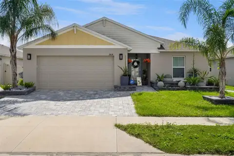 2434 OAKWOOD LN — home for sale