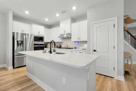 7692 SOMERSWORTH DR — home for sale