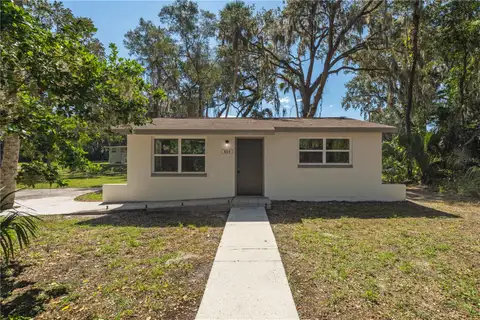 654 NE 2ND ST — home for sale