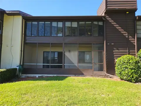522 FAIRWAYS CIR #A — home for sale